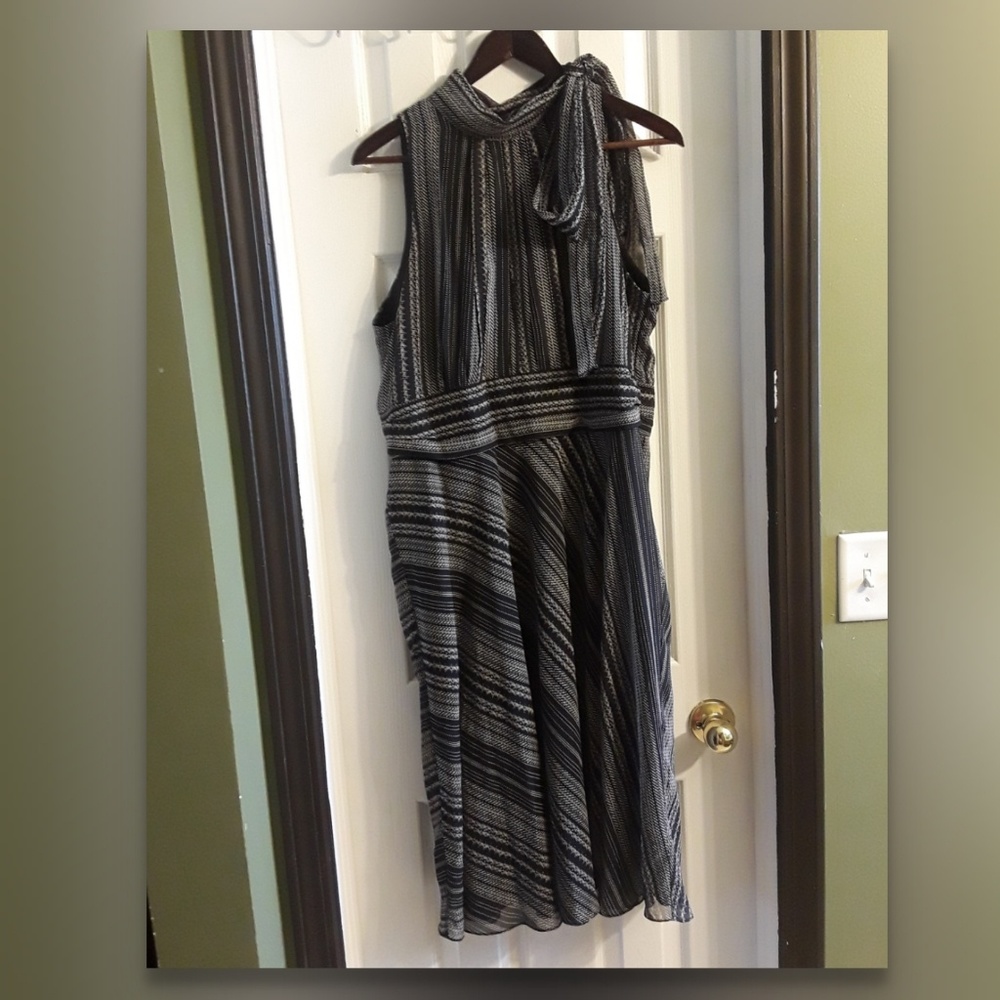 Liz Claiborne Sleeveless Dress